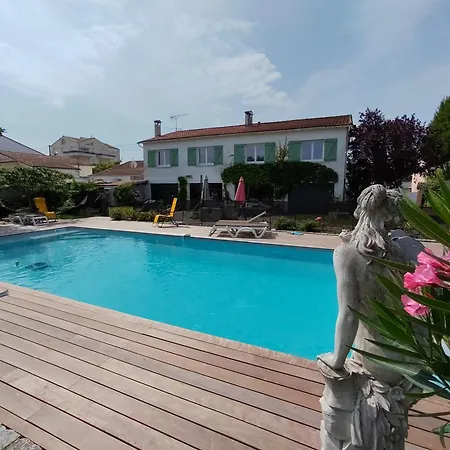 7 Avec Grande Piscine Non Chauffée à 600 M De La Royan