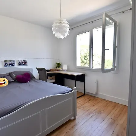 Holiday home 7 Avec Grande Piscine A 600 M De La