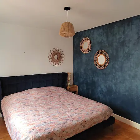 Holiday home 7 Avec Grande Piscine A 600 M De La Royan