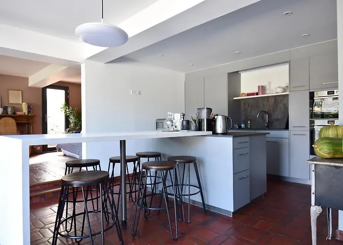 7 Avec Grande Piscine A 600 M De La * Royan