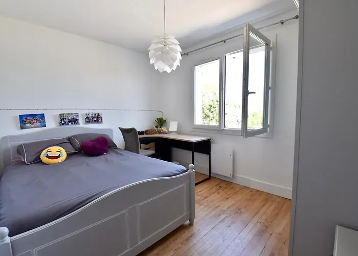 Holiday home 7 Avec Grande Piscine A 600 M De La