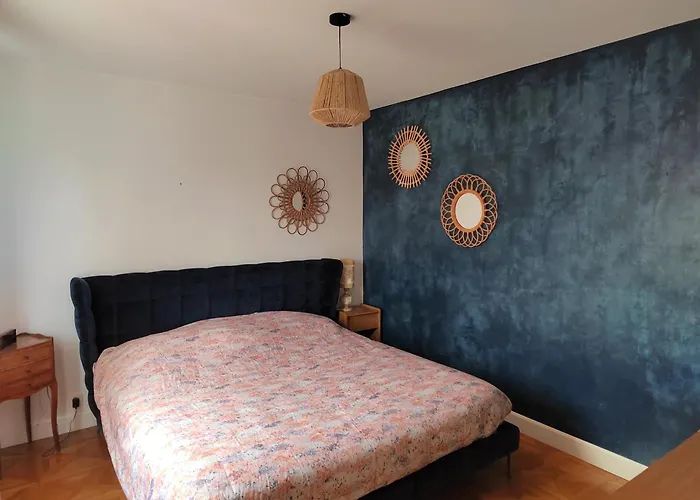 Holiday home 7 Avec Grande Piscine A 600 M De La Royan